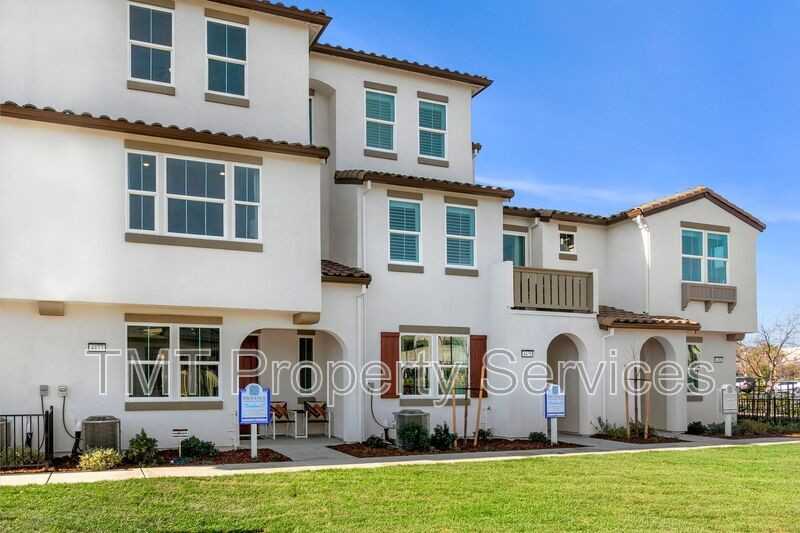 17 Advantage Ct - Photo 3 of 50