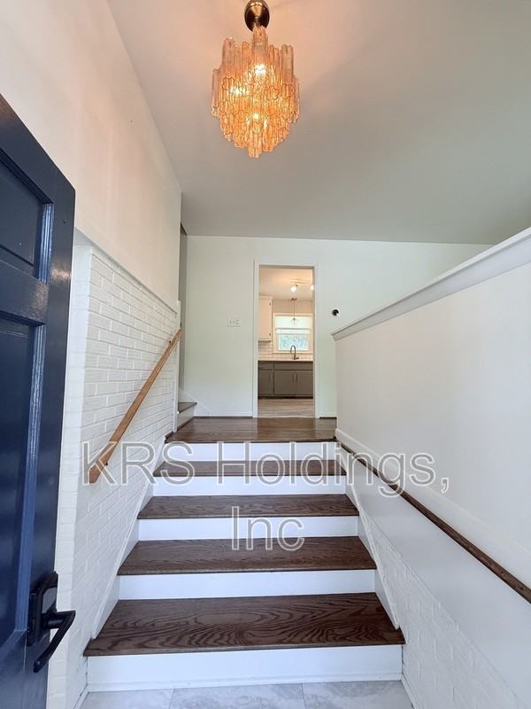 1512 Basewood Dr - Photo 3 of 26