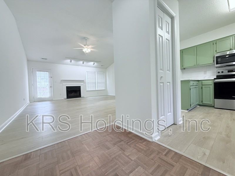 7400 Ashbury Ct - Photo 5 of 19