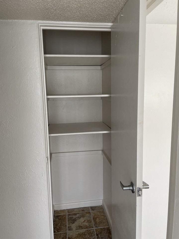 Lucerne Gardens Apartments - Photo 4 of 12