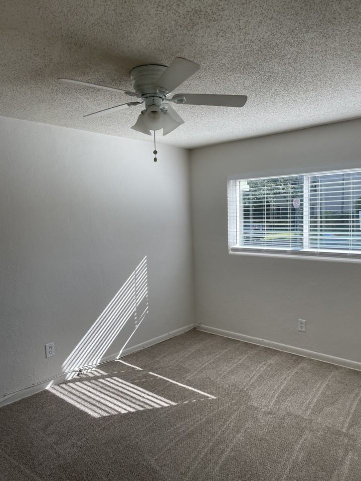 Lucerne Gardens Apartments - Photo 5 of 12