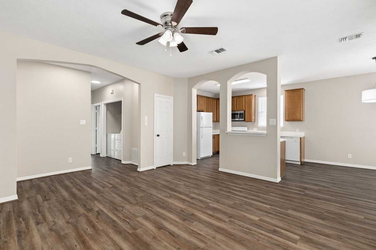 Stone Hill Apartments - Photo 3 of 13
