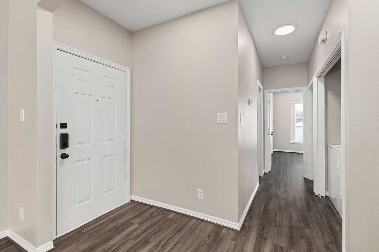 Stone Hill Apartments - Photo 7 of 13