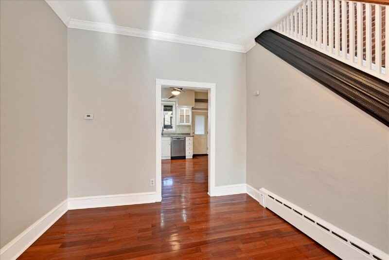 3136 Foster Ave - Photo 6 of 27