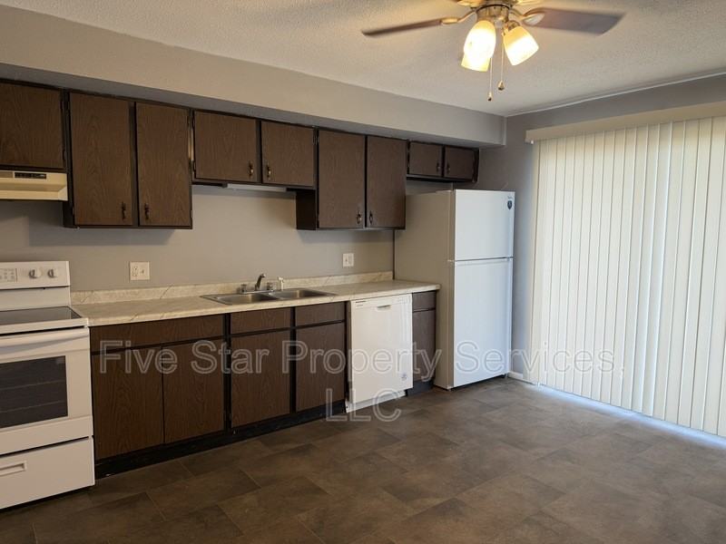 3241 S Douglas Ave Bldg C - Photo 3 of 6