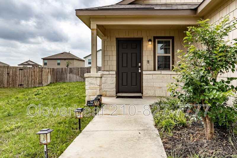 6334 Willow Point Blvd - Photo 4 of 33