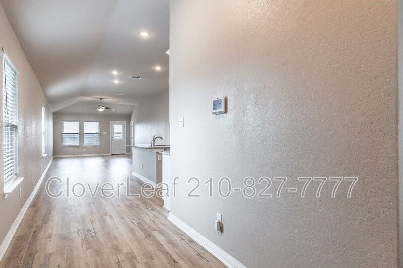 6334 Willow Point Blvd - Photo 6 of 33