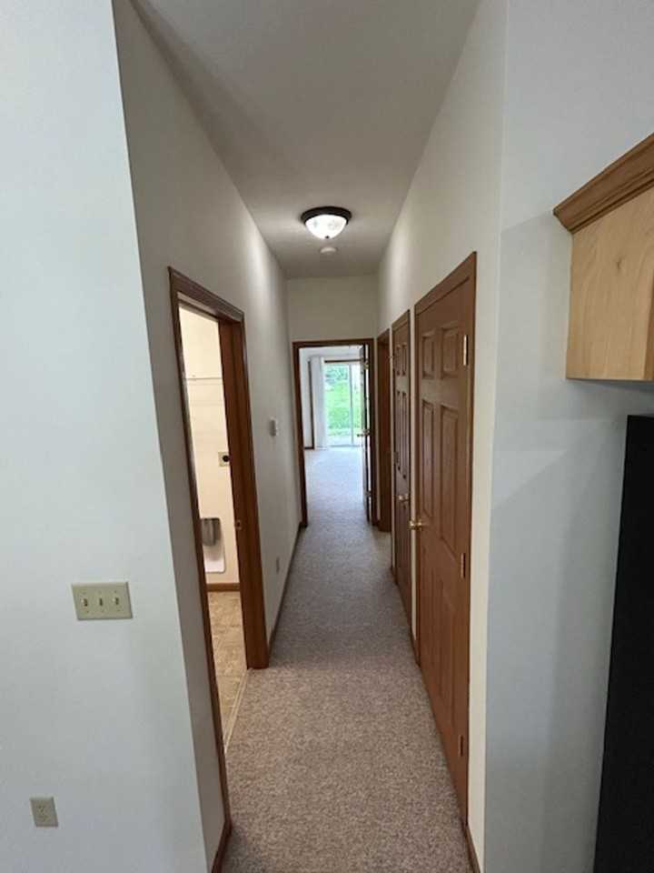 1510 Williamsburg Pl - Photo 5 of 14