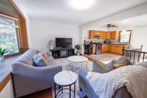 featured image of 2536 E 8th St