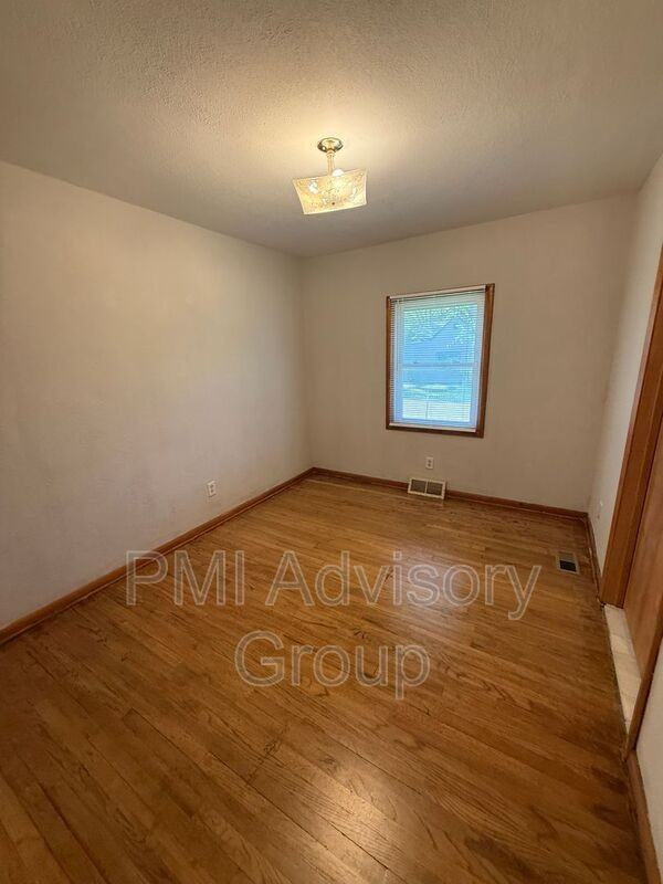 2347 Se Pennsylvania Ave - Photo 5 of 10