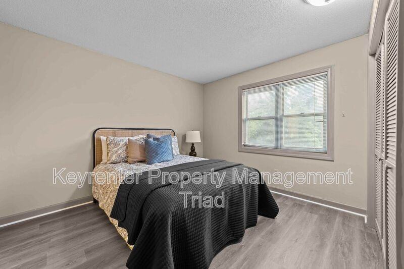 211 Mciver St #E - Photo 3 of 40