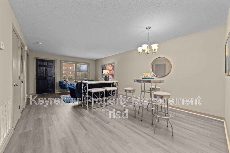 211 Mciver St #E - Photo 6 of 40