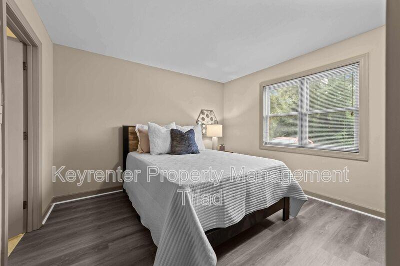 211 Mciver St #E - Photo 7 of 40