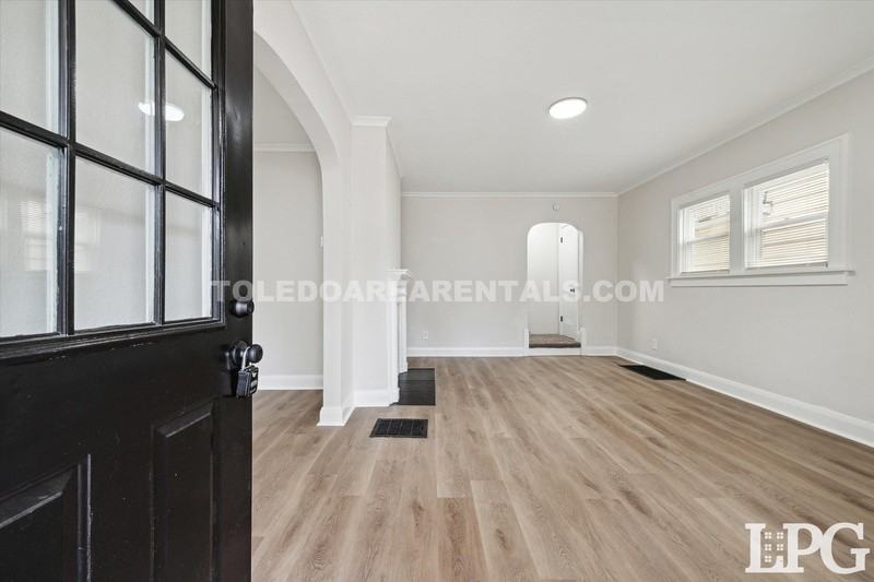 3606 Revere Dr - Photo 3 of 29