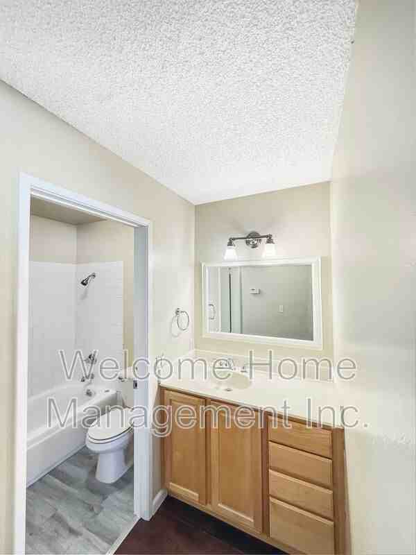 1037 Mohr Ln #D - Photo 7 of 12