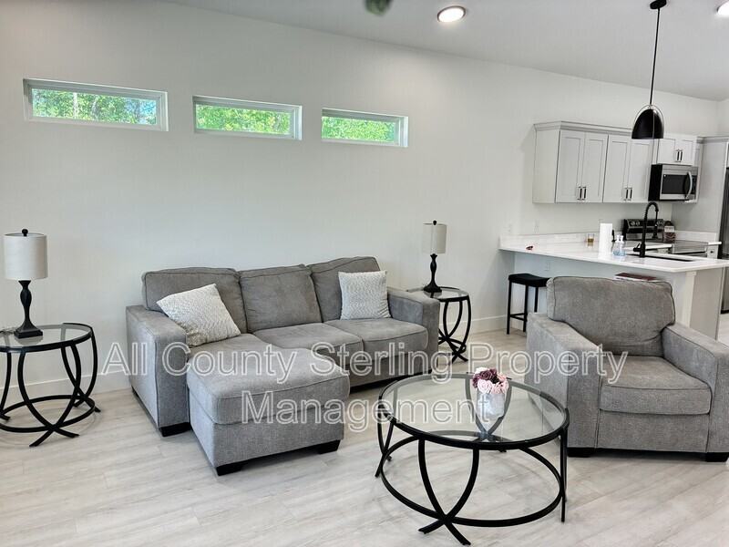 10230 Ne 72nd St - Photo 6 of 31