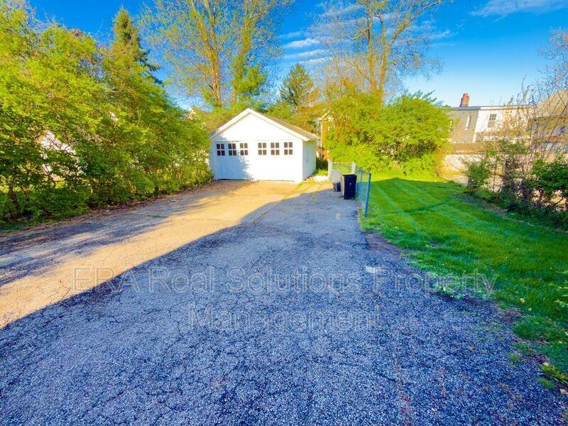 3943 Glenmore Ave #2 - Photo 3 of 10