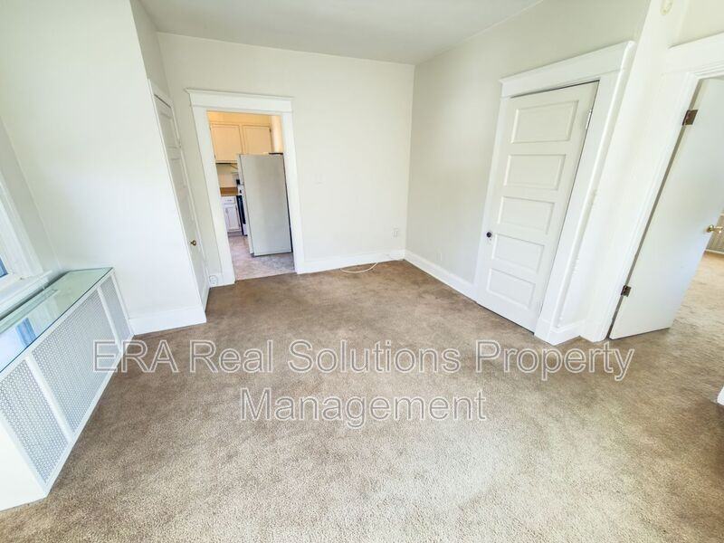 3943 Glenmore Ave #2 - Photo 6 of 10