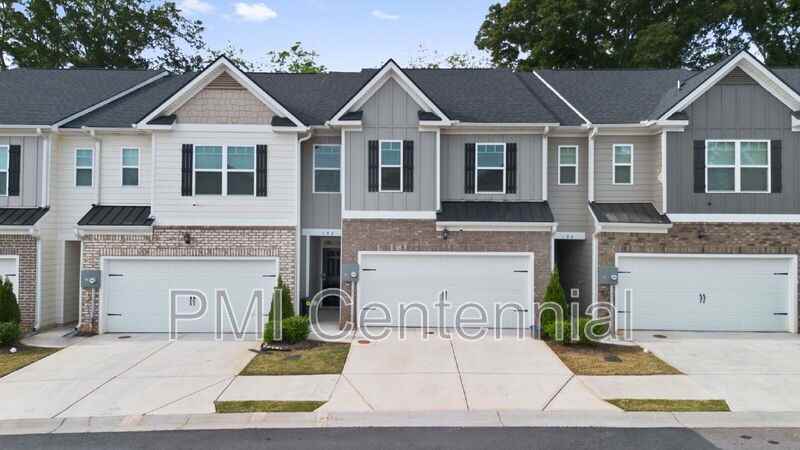 192 Hampton Cir