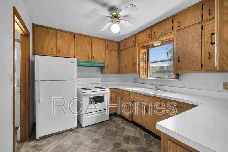 1508 E Castle Ave - Photo 2 of 12