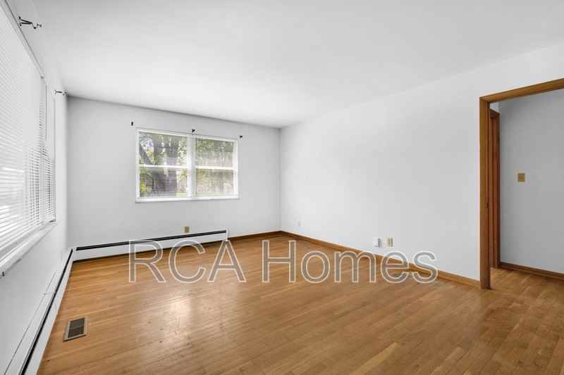 1508 E Castle Ave - Photo 4 of 12