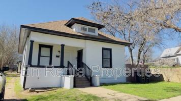 featured image of 1217 Clinton Ave