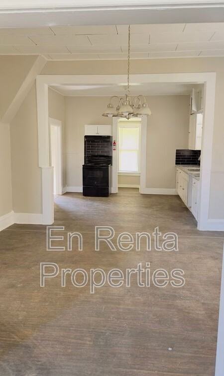 1217 Clinton Ave - Photo 4 of 13