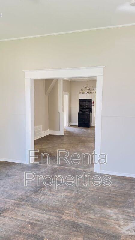 1217 Clinton Ave - Photo 5 of 13