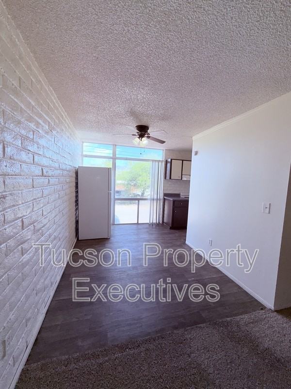 20 N Leonora Ave - Photo 2 of 15
