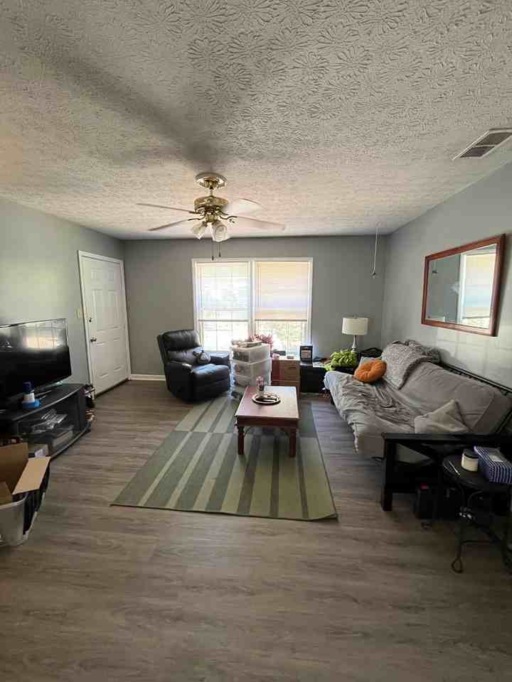 139 Barrington Pl - Photo 4 of 32