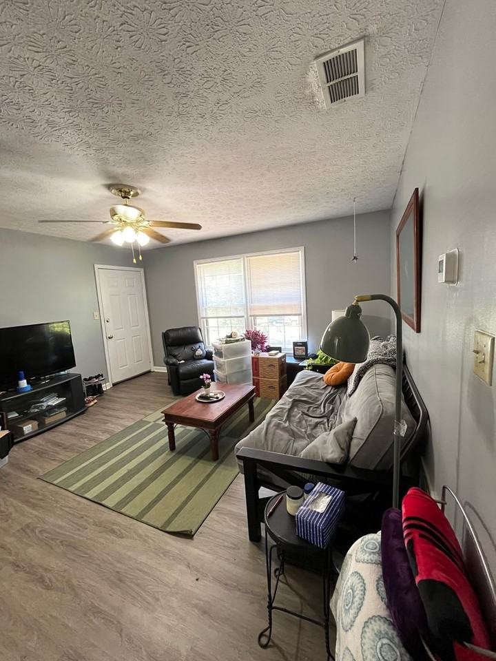 139 Barrington Pl - Photo 5 of 32