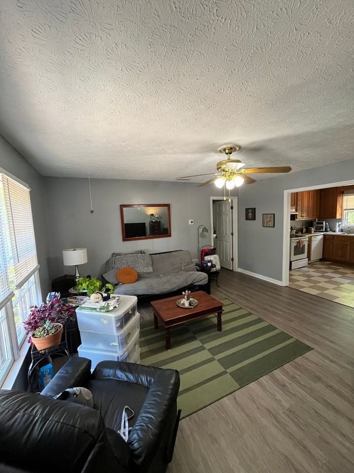 139 Barrington Pl - Photo 6 of 32