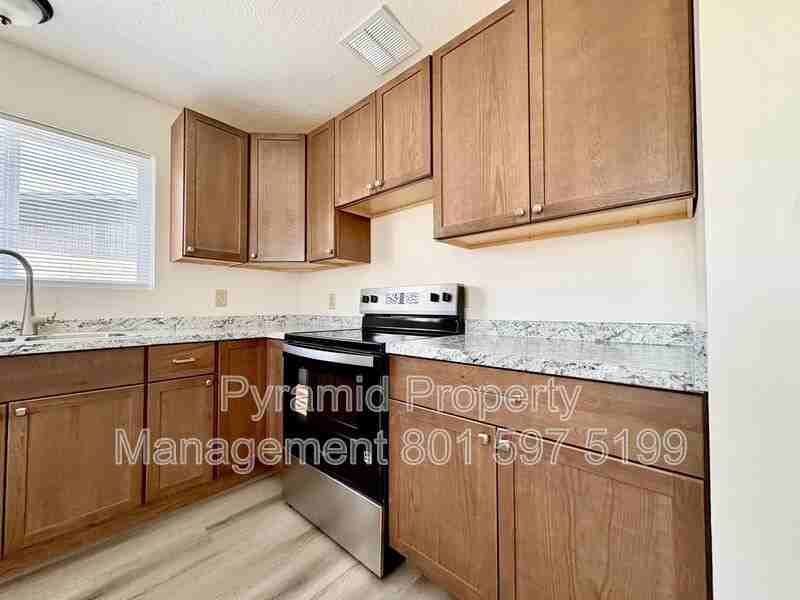 825 En #2 - Photo 7 of 16