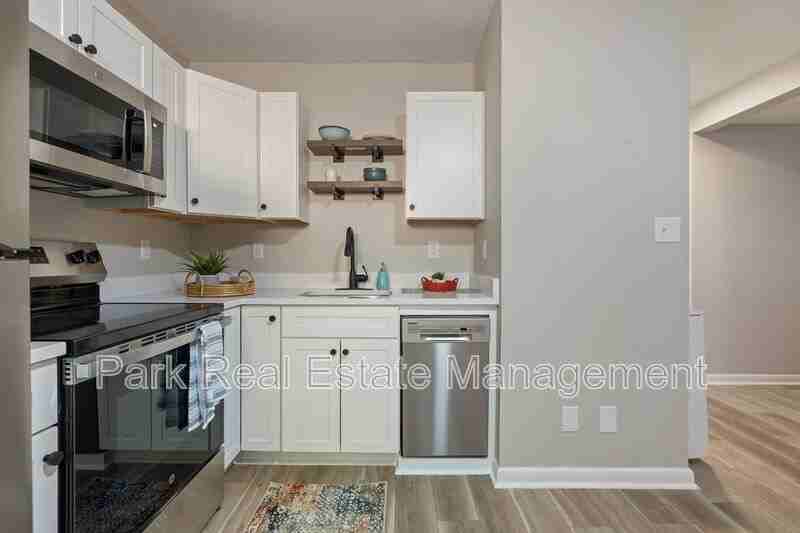 201 Howelld - Photo 2 of 9