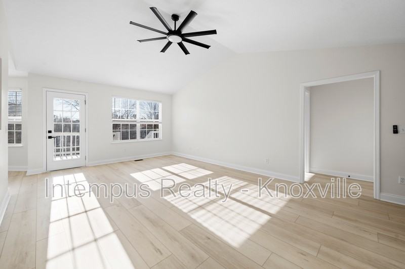 7411 Cascade Meadows Way - Photo 5 of 50