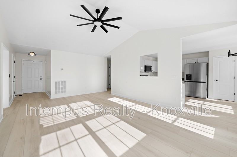 7411 Cascade Meadows Way - Photo 7 of 50