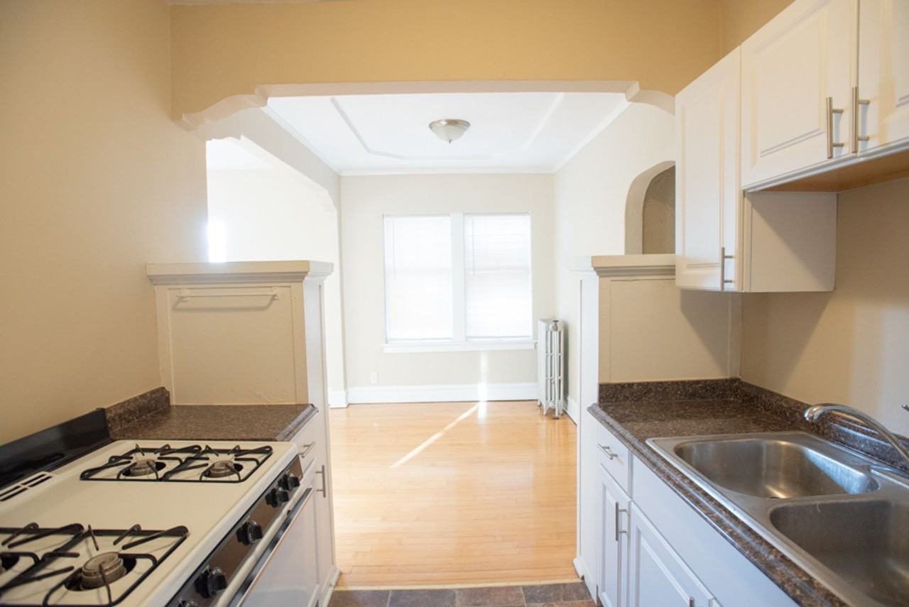 1720 E Newton Apartments - Photo 5 of 12