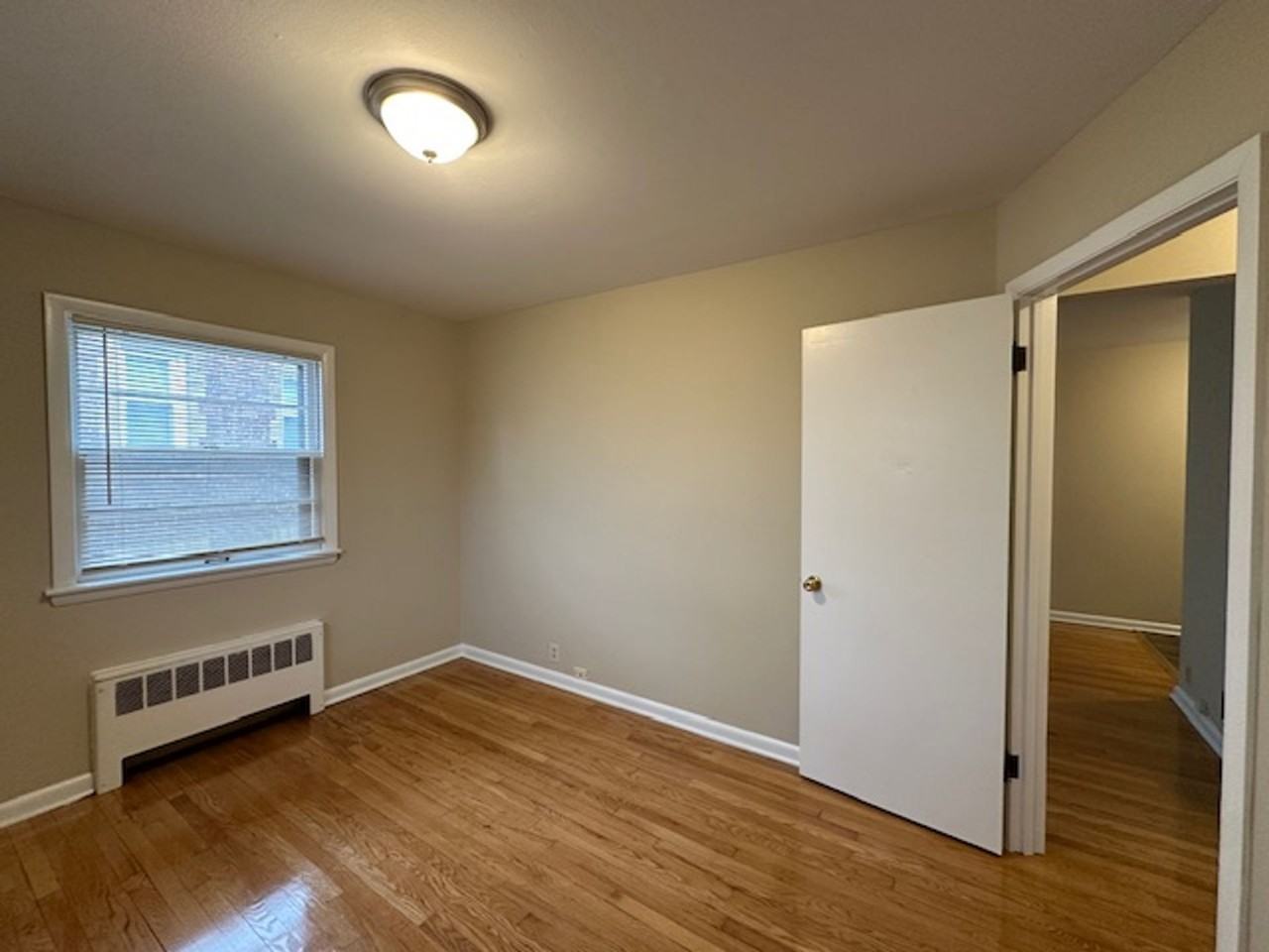 Cozy 1BR in Riverwest $895 – Heat Included | Hardwood Floors | Storage + Laundry - Photo 6 of 9