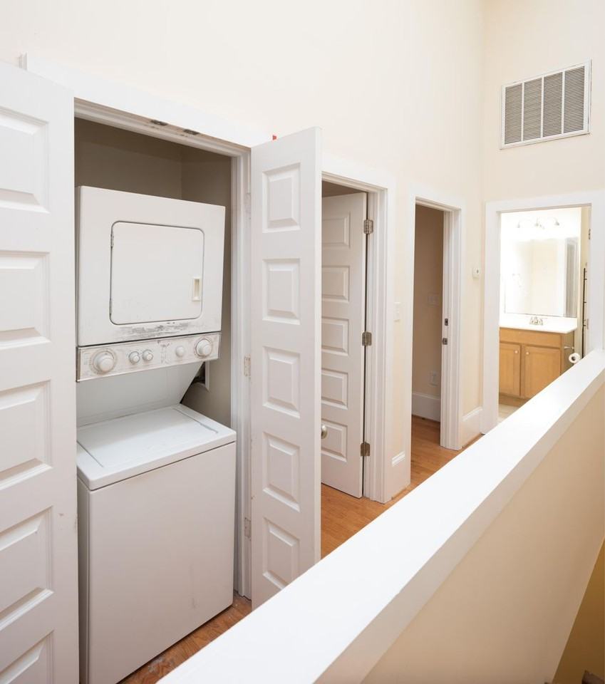 323 W Broad St - Photo 7 of 11