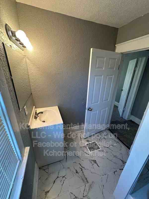 2002 E 35th St - Photo 5 of 36