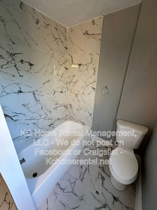 2002 E 35th St - Photo 6 of 36