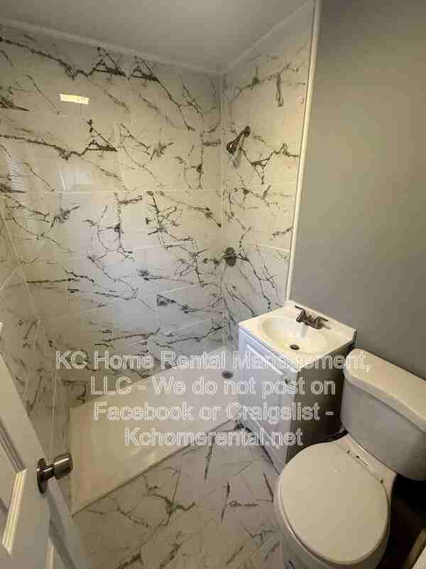 2002 E 35th St - Photo 7 of 36