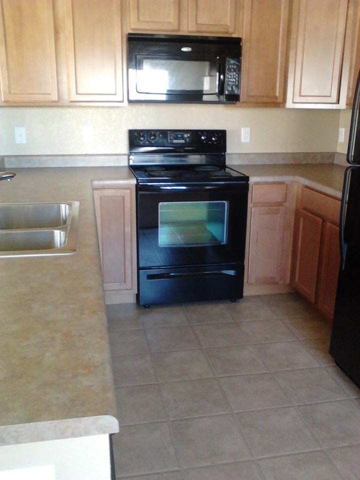 9498 Ashbury Cir #202 - Photo 5 of 14