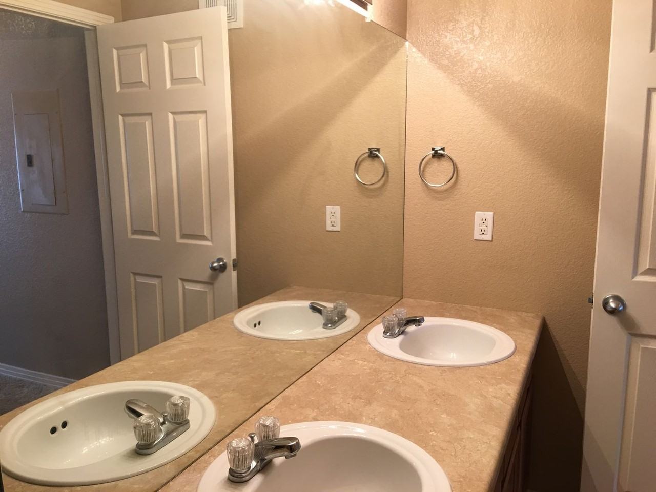 9498 Ashbury Cir #202 - Photo 7 of 14