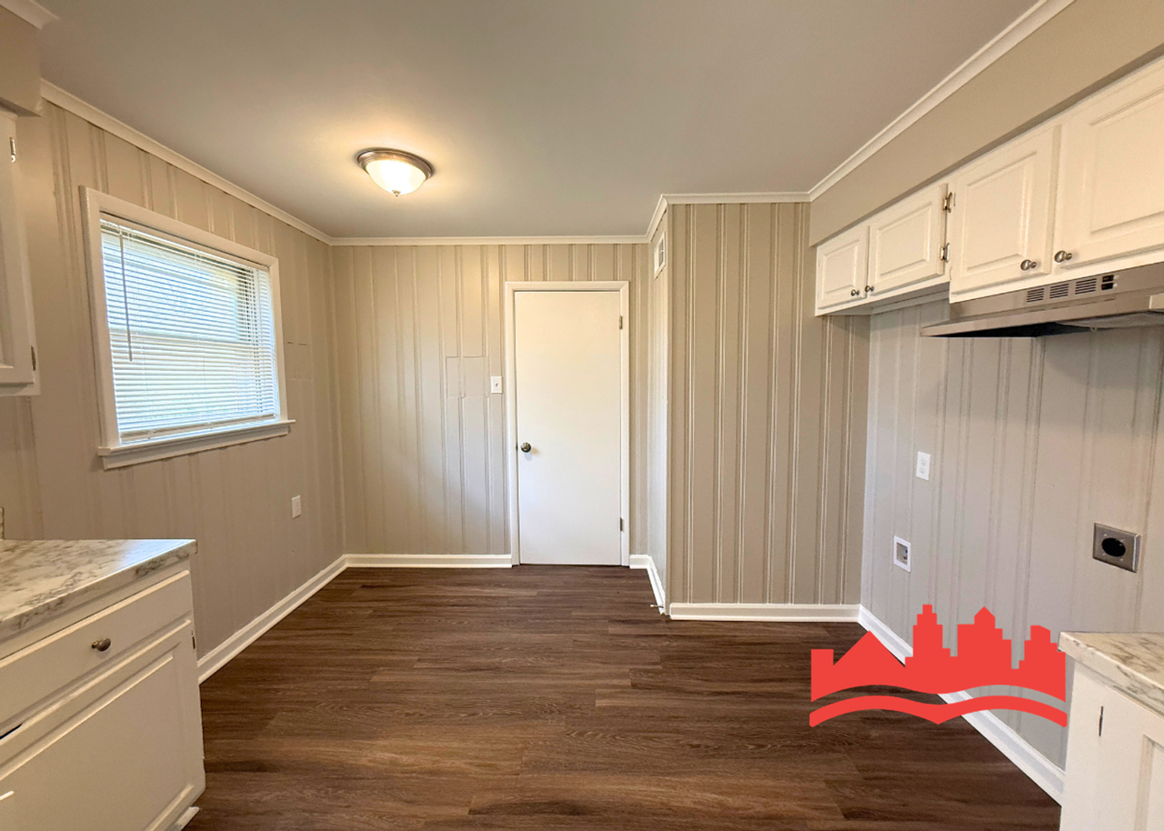 142 Jeanne Dr - Photo 5 of 18