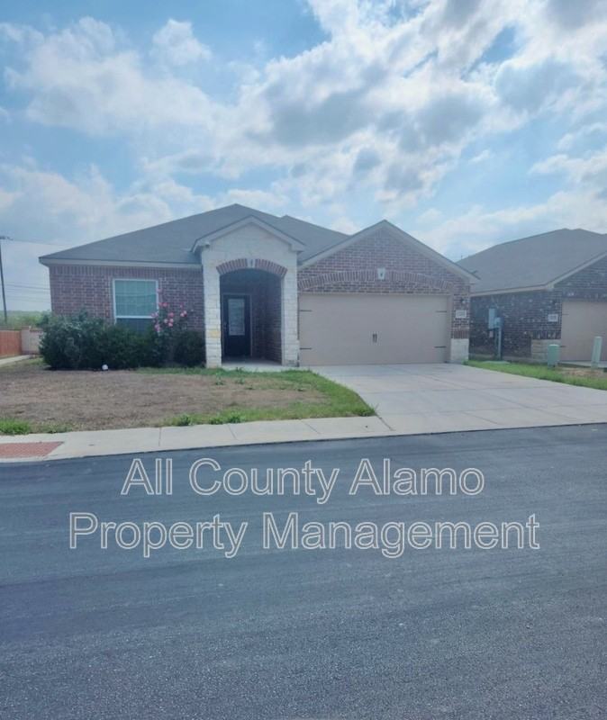 12818 Cedarcreek Trl - Photo 2 of 20