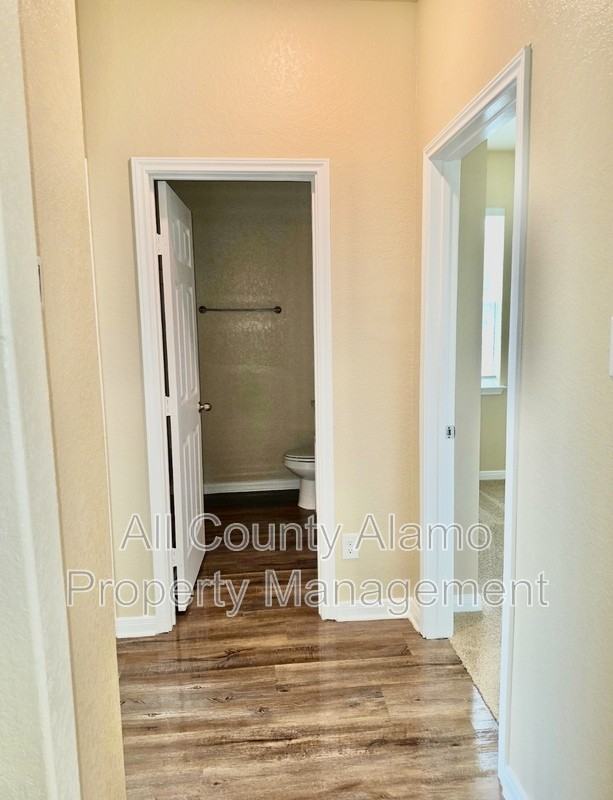 12818 Cedarcreek Trl - Photo 4 of 20