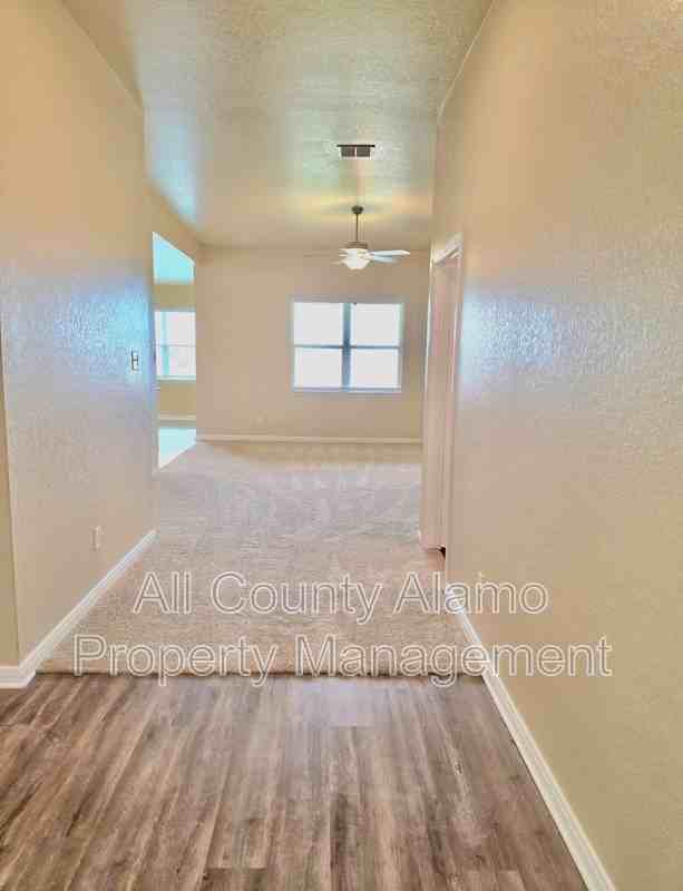 12818 Cedarcreek Trl - Photo 6 of 20