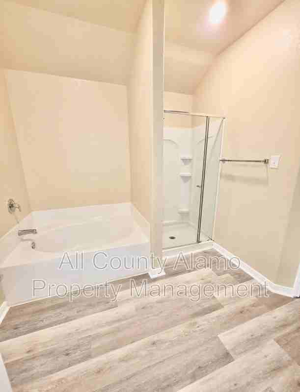 12818 Cedarcreek Trl - Photo 7 of 20