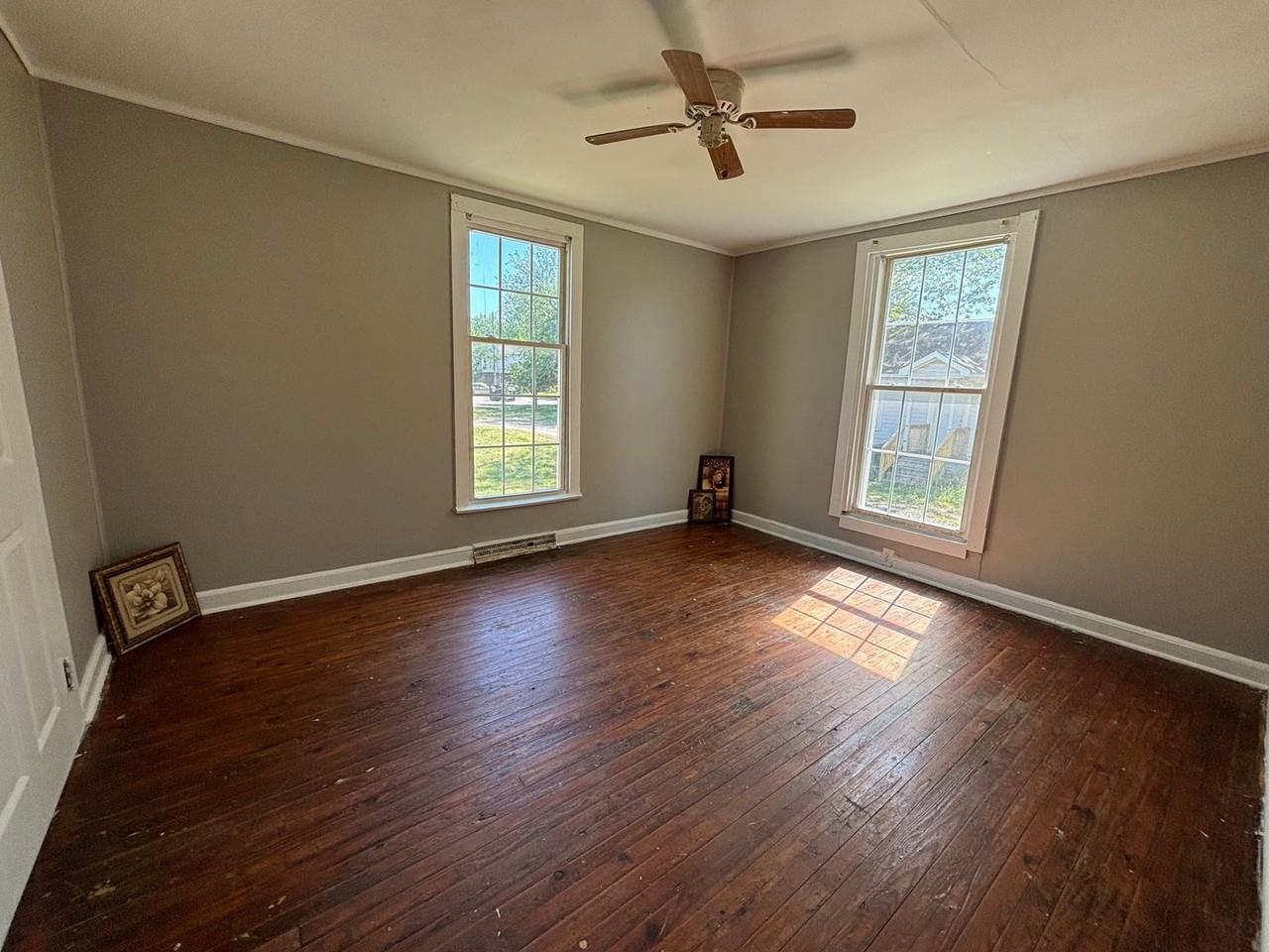 1900 E Ozark Ave - Photo 4 of 16